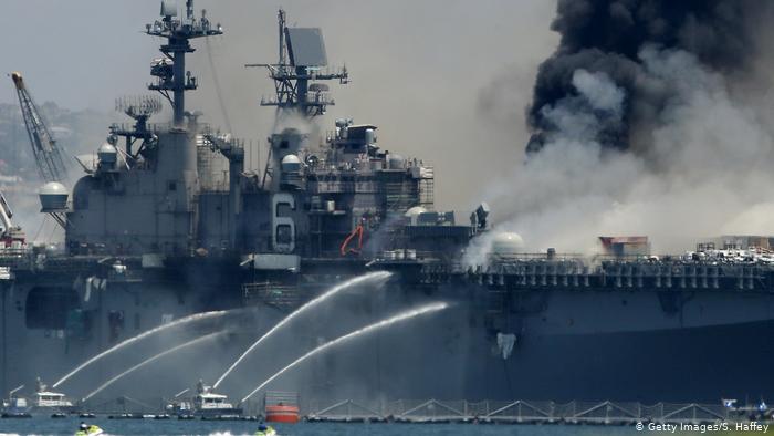 incendio en buque de EEUU
