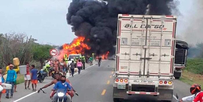 Explosión de camión cisterna en Colombia