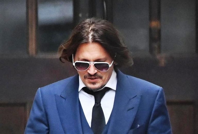 ¡Difamación en tabloide británico! Johnny Depp acusa a su exesposa de mentir