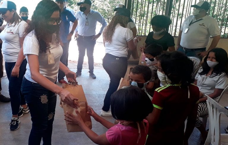 Ministerio Público entregó cotillones a niños de casas hogares de Carabobo