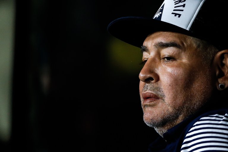 Maradona y Claudia Villafañe en disputa por supuesta infidelidad