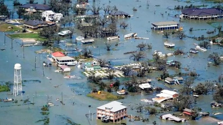 ¡En EE.UU.! Al menos 15 muertos dejó a su paso huracán Laura