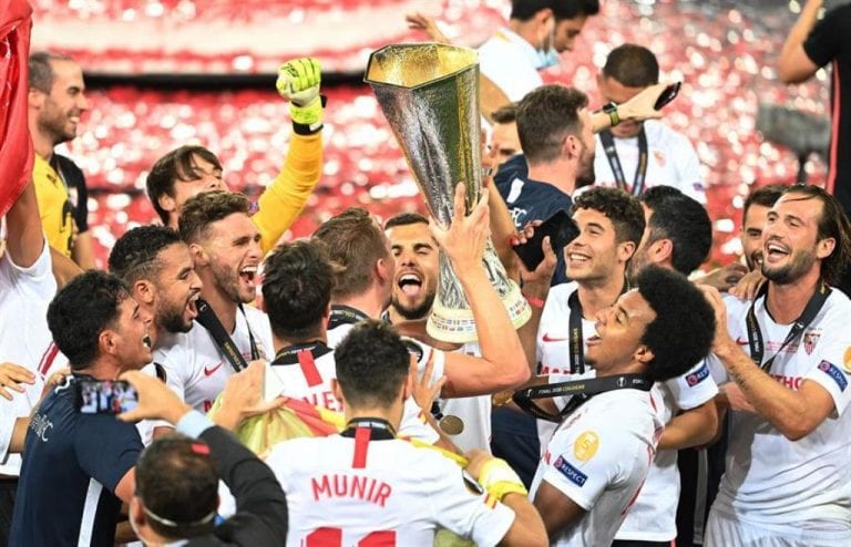 ¡Perfecto en finales! Sevilla alzó sexta copa de Liga Europa