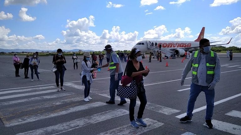 Recibidos en el Aeropuerto “Arturo Michelena” de Valencia 80 connacionales procedentes de Panamá