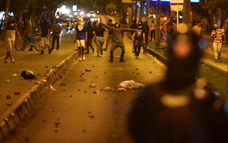 Al menos siete muertos tras disturbios en ciudades de Colombia en contra violencia policial