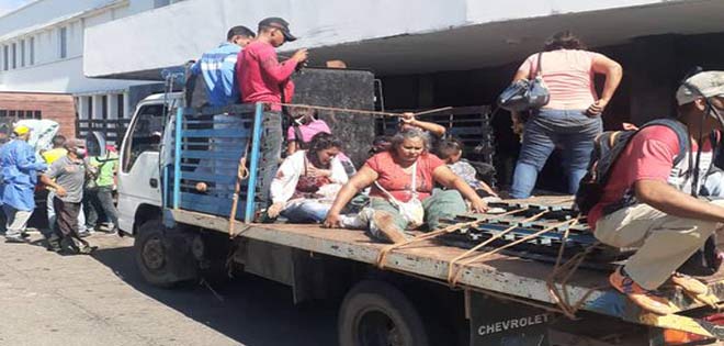 Volcamiento de camión con pasajeros en Ciudad Bolívar