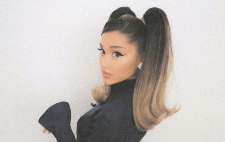 Ariana Grande anunció disco sorpresa y enciende las redes