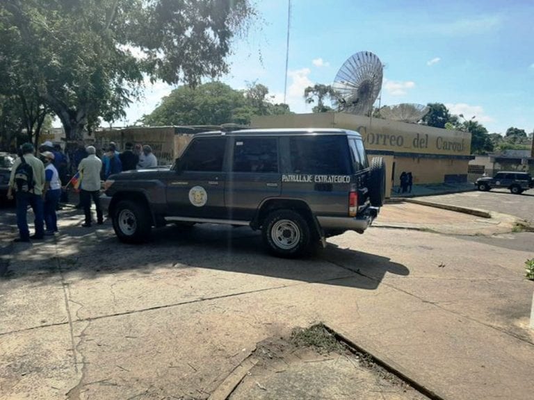 Funcionarios del Sebin allanan sede de Correo del Caroní en Puerto Ordaz (+ vídeo)