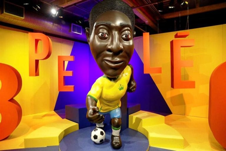 ¡A días de sus 80! Museo de Sao Paulo a los pies de Pelé (+ galería)