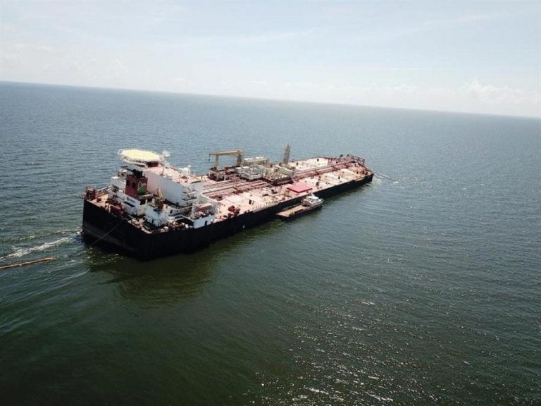 Trinidad y Tobago vigila petrolero venezolano ante riesgo de desastre medioambiental
