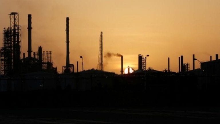 Refinería Cardón restableció producción de gasolina y reportan explosión en Amuay