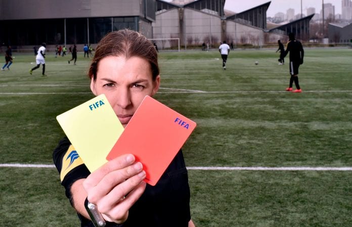 Fbl-FILES-FBL-FRA-WC2019-WOMEN Frappart primera mujer en actuar como árbitro