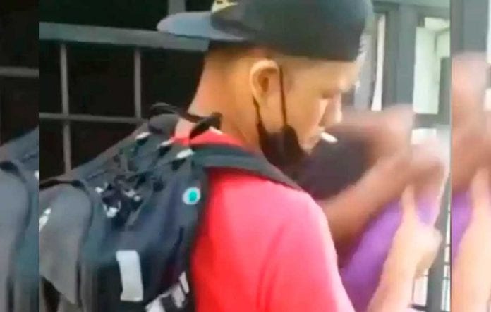 Hombre golpeó niño venezolano - Hombre golpeó niño venezolano