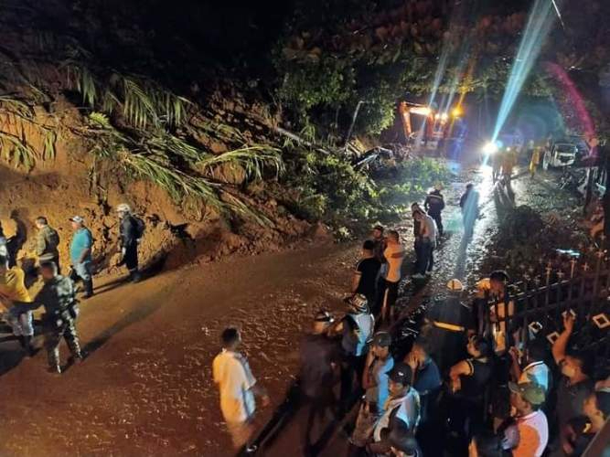 Al menos siete muertos y 10 heridos tras deslizamiento de tierra en Colombia