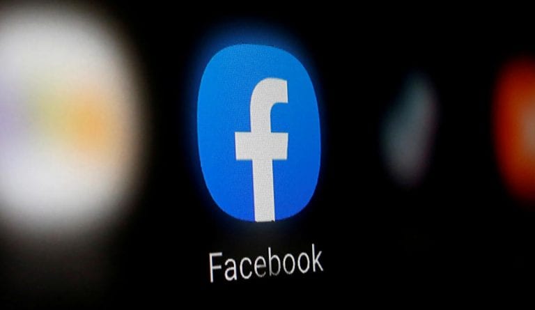 Facebook inició implementación del «modo oscuro» en Android e iOS
