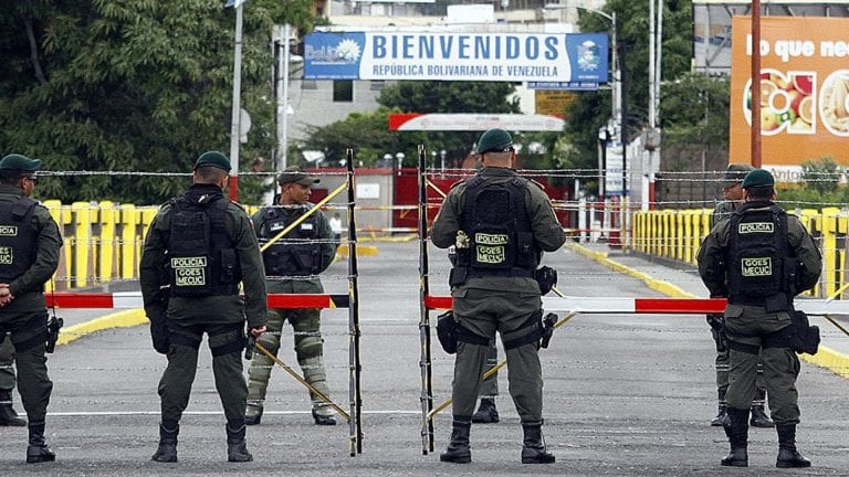 Colombia mantendrá cerrada la frontera con Venezuela hasta enero de 2021