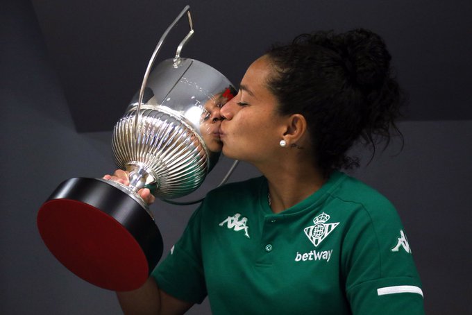 Venezolana Oriana Altuve, Mejor Futbolista Iberoamericana en España