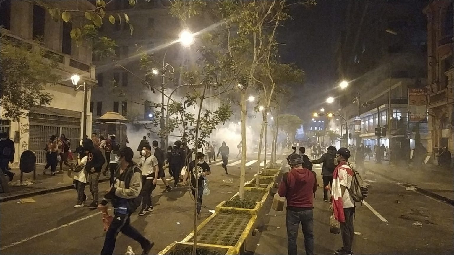 Protestas en Perú dejan dos muertos por represión policial (+fotos)