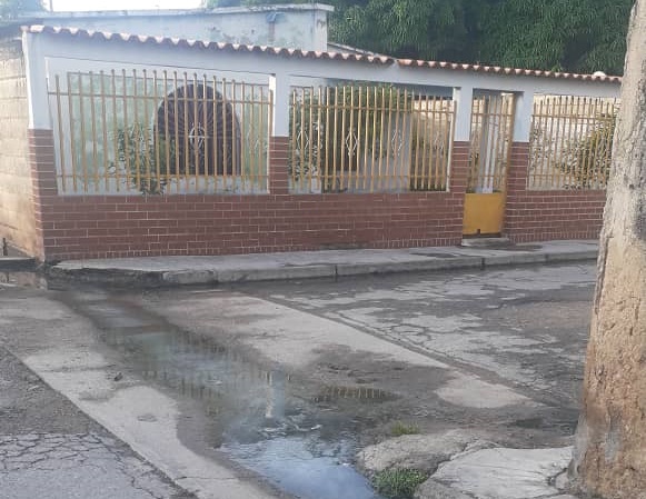 Aguas negras en San Joaquín, los habitantes esperan ayuda