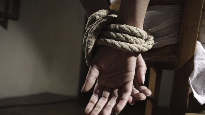 Liberan rehenes secuestrados en Cúa