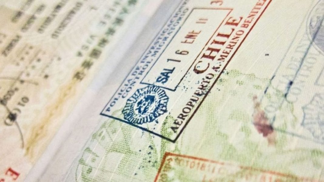 Chile suspende trámites de visas