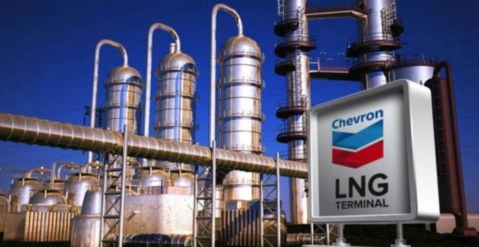 Estados Unidos extiende licencia a Chevron