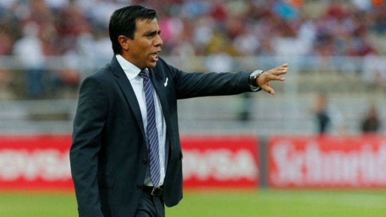 FIFA cerró el caso contra César Farías por convocatorias en la selección de Bolivia