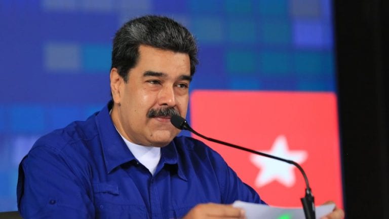 Maduro: «Ninguna consulta en Internet tiene rango constitucional»