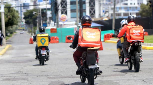 Repartidor venezolano murió arrollado por un autobús en Quito