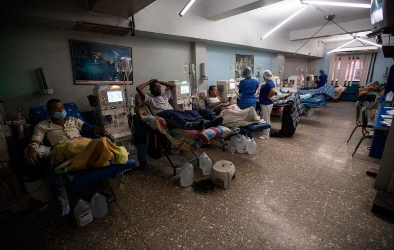 Centro de Diálisis Valencia Sur tiene tres meses que no retiran los desperdicios