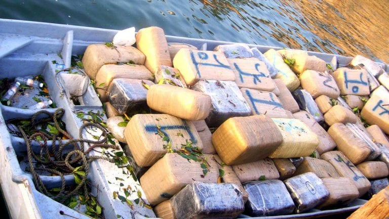 Hallan 649 kilos de cocaína en una barca a la deriva en Islas Marshall