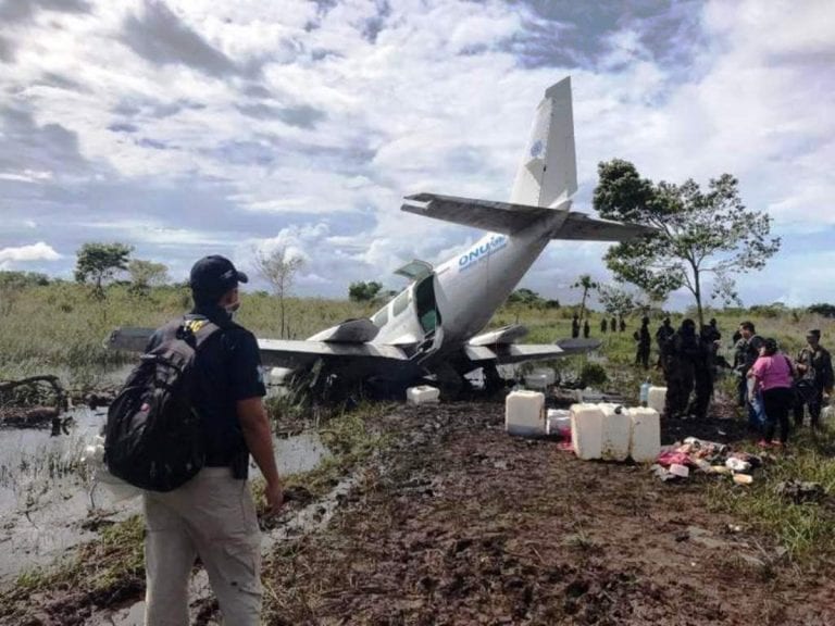 Honduras incauta avioneta procedente de Venezuela cargada con cocaína