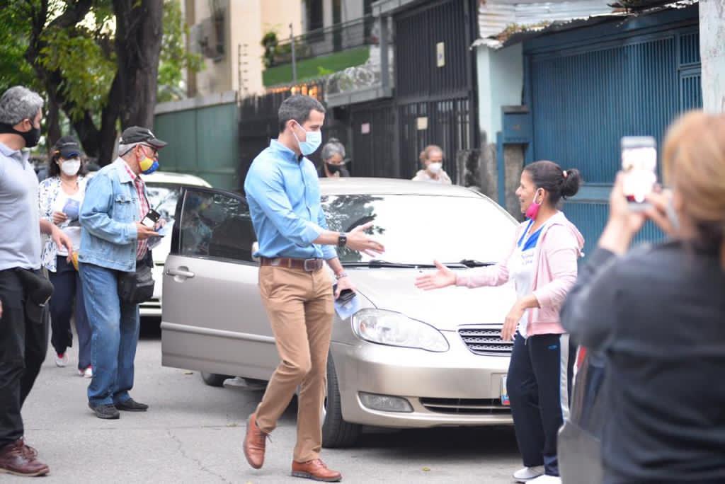 Juan Guaidó colas de gasolina en Caracas - Juan Guaidó colas de gasolina en Caracas