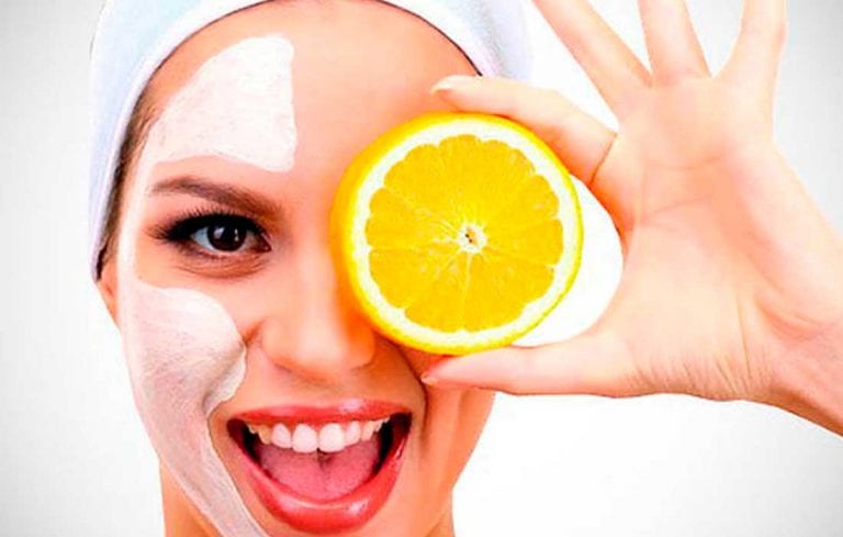 Rejuvenece el rostro con una refrescante mascarilla con cáscara de naranja