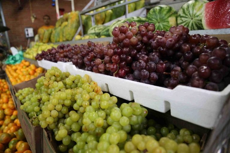 Este es el precio del kilo de uvas nacionales e importadas