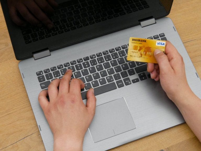 Mastercard y Visa prohíben usar sus tarjetas para efectuar compras en Pornhub