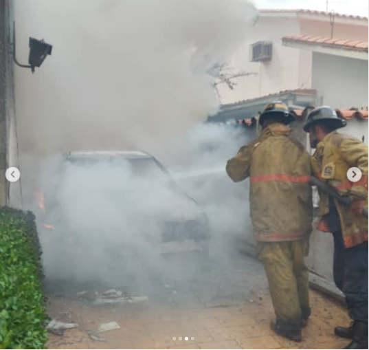 Reportan incendio de un vehículo en sede del DGCIM en El Trigal