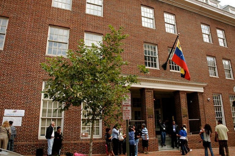 Embajada abrió registro de venezolanos en EEUU para pedir alivios migratorios