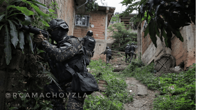Al menos 16 muertos dejó enfrentamiento en La Vega entre FAES y antisociales