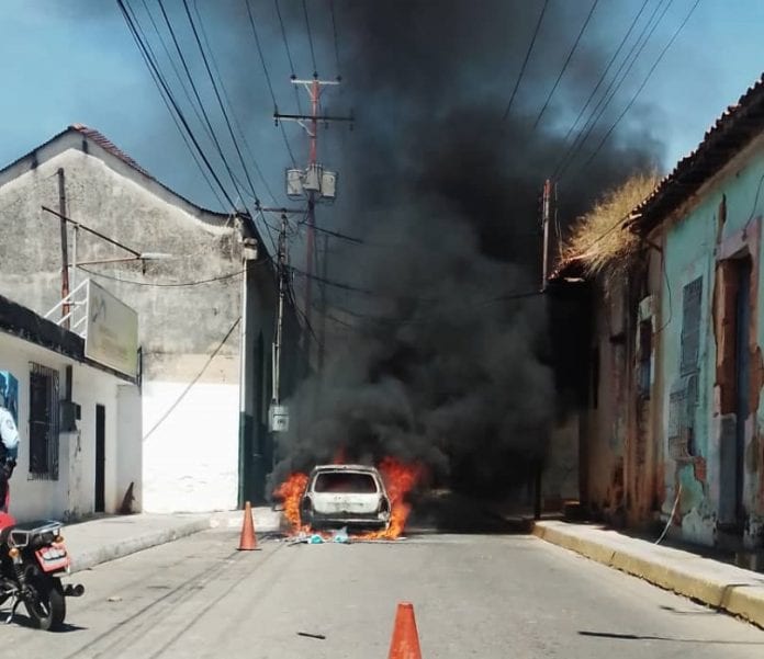 Incendio de vehículo en la avenida Soublette - Incendio de vehículo en la avenida Soublette