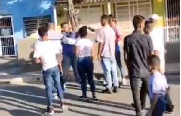 Peleas colectivas en San Joaquín dejó las fiestas de fin de año (VÍDEO)
