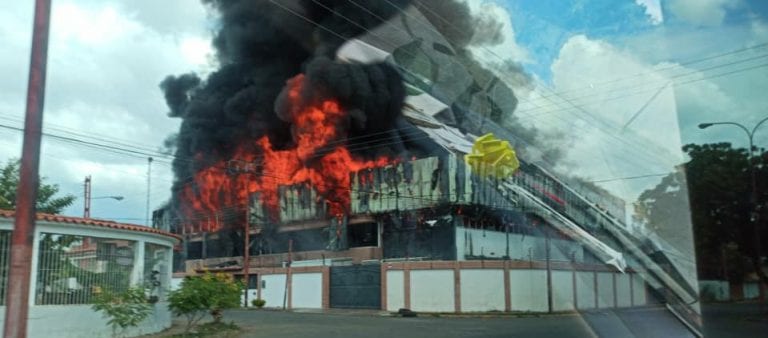 Incendio en Los Jarales se originó en un galpón