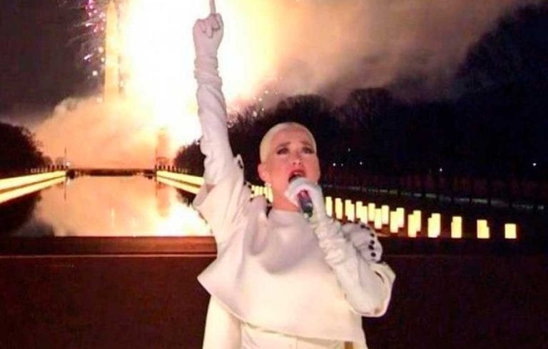 Katy Perry clausuró show de investidura de Biden y con fuegos artificiales