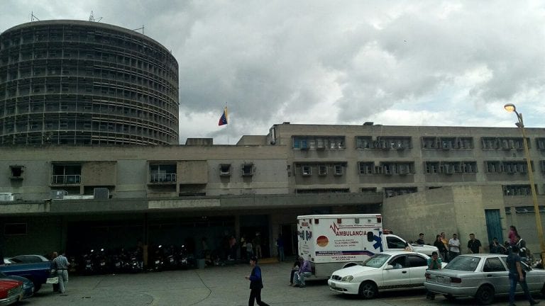 Delincuentes robaron y dañaron equipos en el Hospital Universitario en Mérida