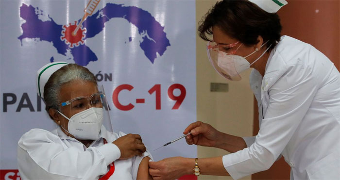 Panamá inició campaña de vacunación contra el Covid-19