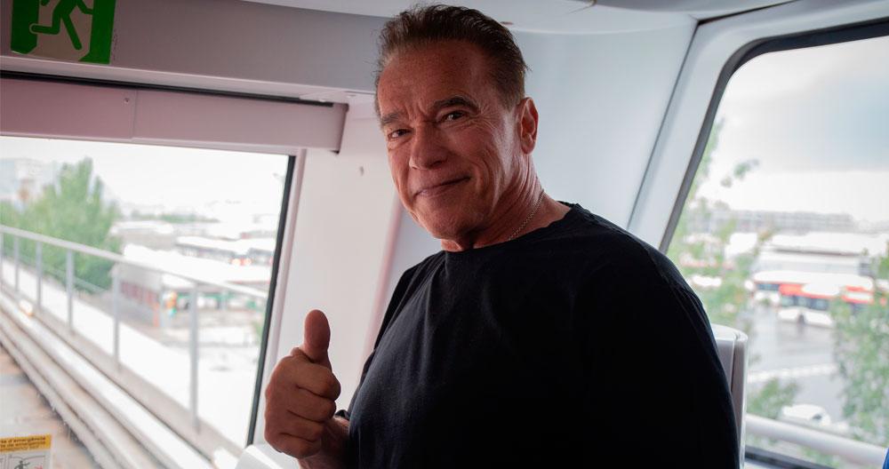 Arnold Schwarzenegger se vacunó