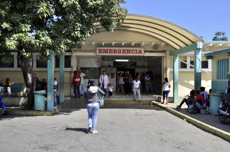 280 trabajadores del hospital «Dr. Adolfo Prince Lara» recibieron vacuna contra el Covid-19