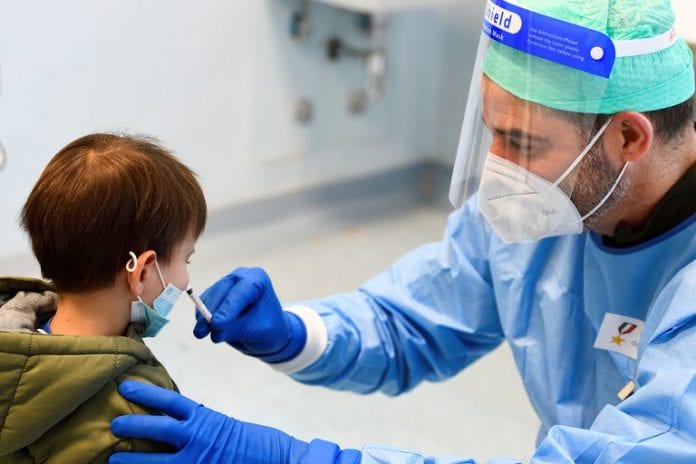 Oxford probará vacuna contra el COVID-19 en niños