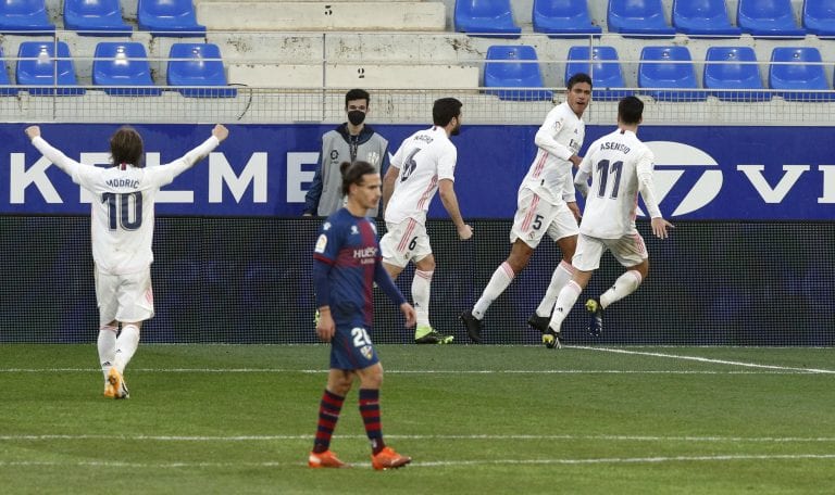 Raphael Varane comandó remontada del Real Madrid sobre el Huesca