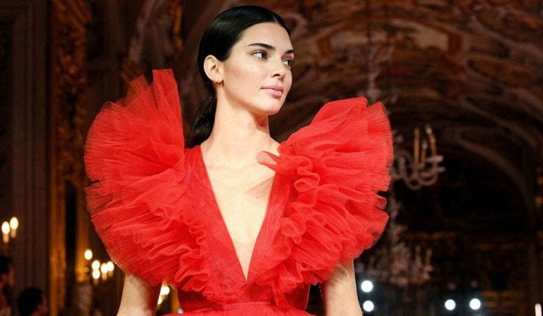 Kendall Jenner sorprendió a seguidores al posar con ropa interior para San Valentín